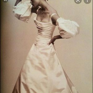 Vera Wang “crumb catcher” ivory satin wedding dress